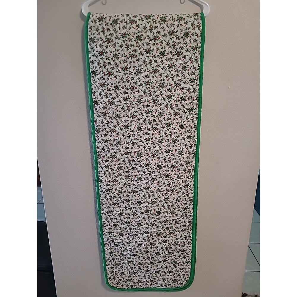 Vtg Christmas Table Runner Handmade Machine Quilted 91"X16.25" Green Red Holly‎